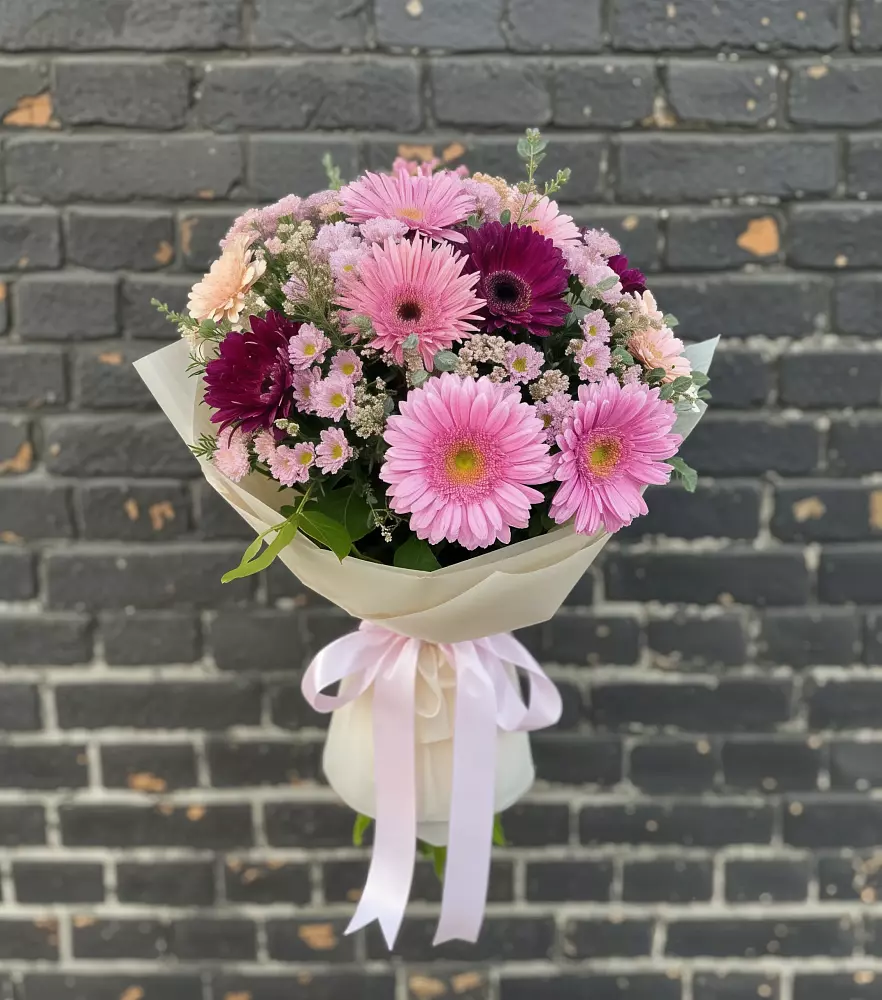 Букет цветов из: Герберы и Хризантемы в Северном Оренбургской области