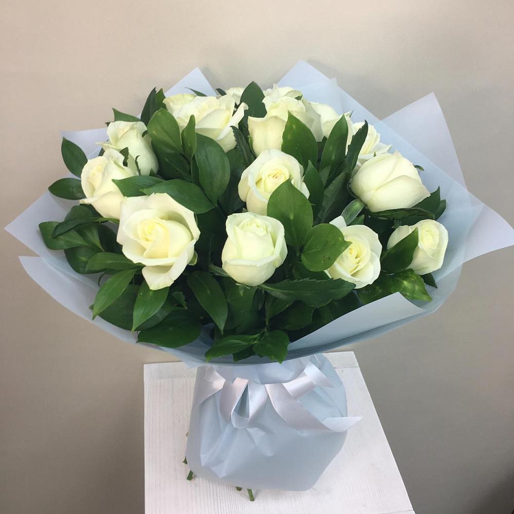 Букет 15 Белых роз Проуд в Северном Оренбургской области