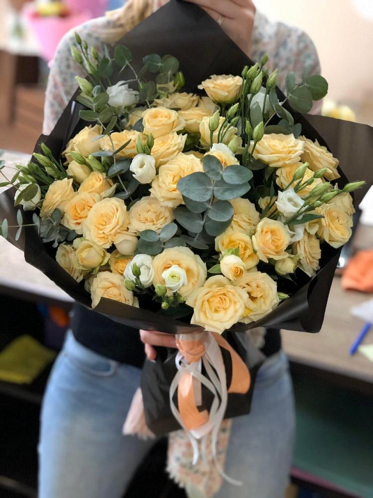 Букет цветов из: Розы и Лизиантусы в Северном Оренбургской области