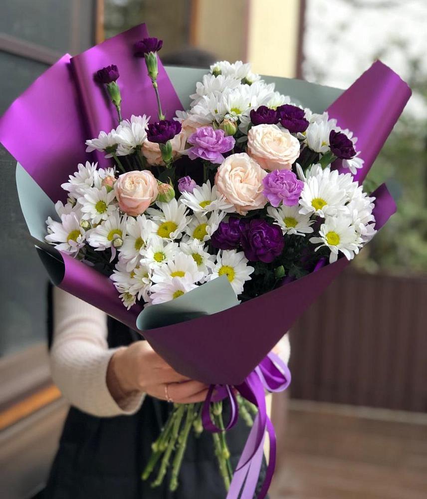 Букет цветов из: Хризантемы, Гвоздики и Розы в Северном Оренбургской области