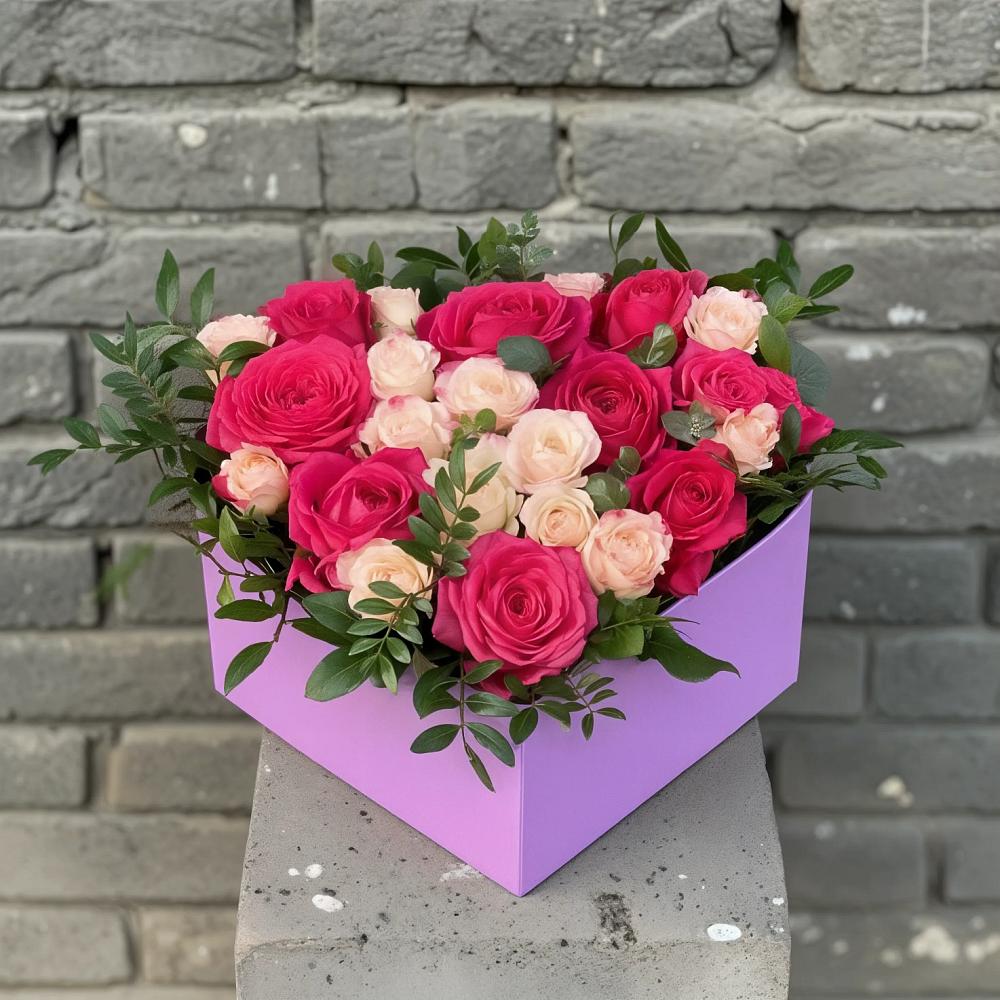 Цветочная композиция из Розы в коробке в Северном Оренбургской области