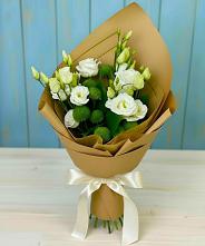 Букет цветов из:  Хризантемы и Лизиантусы в Северном Оренбургской области