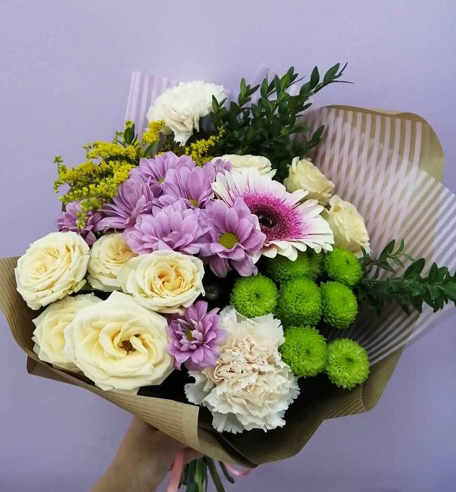 Букет цветов из: Хризантемы, Розы, Гвоздики и Герберы в Северном Оренбургской области