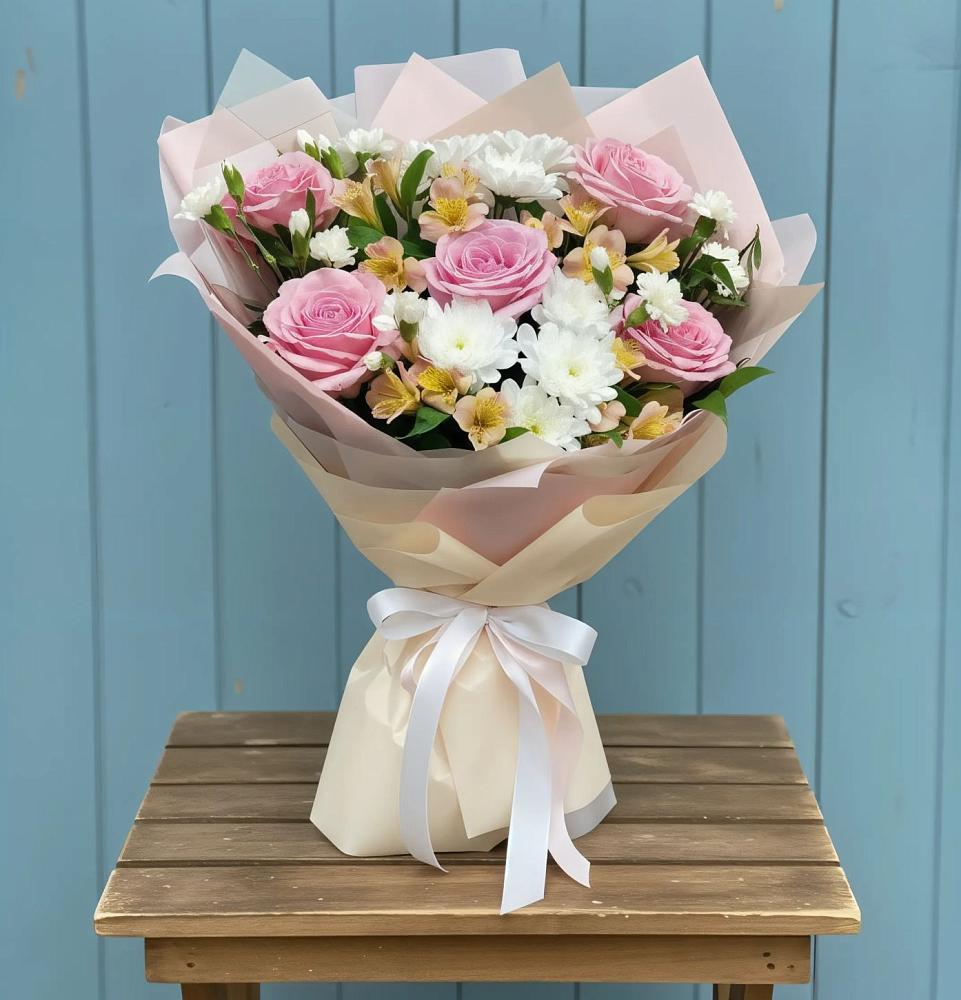 Букет цветов из: Гвоздики, Орхидеи и Розы в Северном Оренбургской области