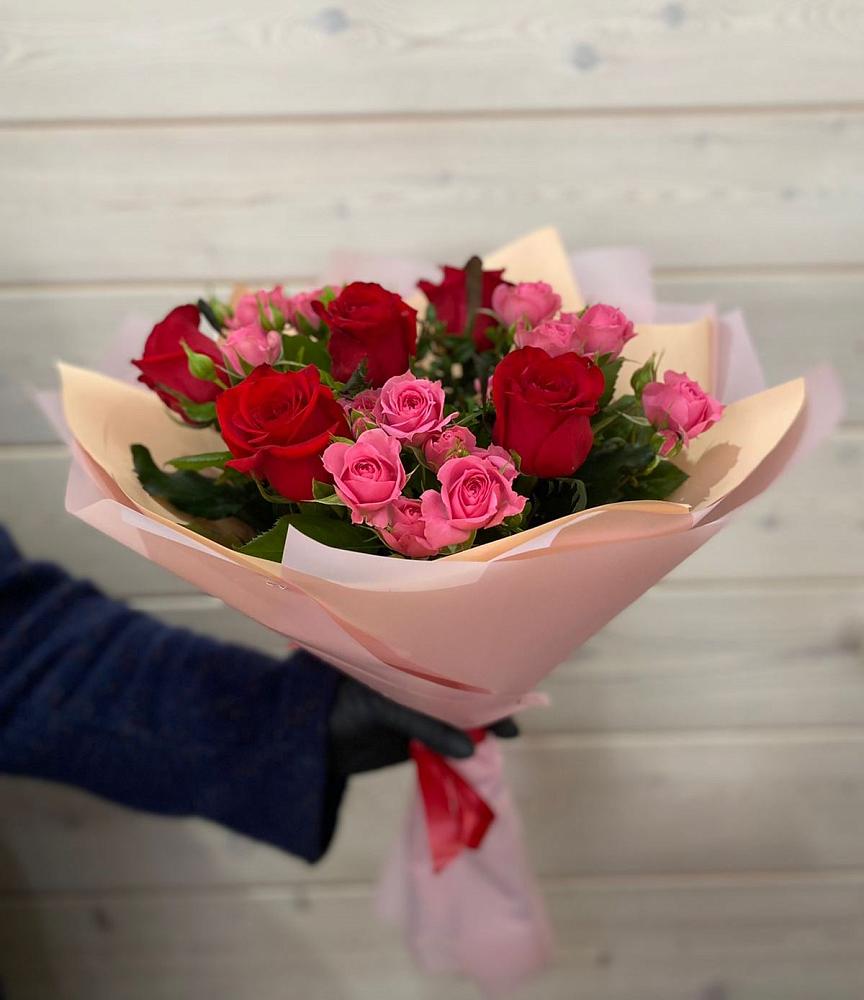 Букет цветов из: Розы в Северном Оренбургской области