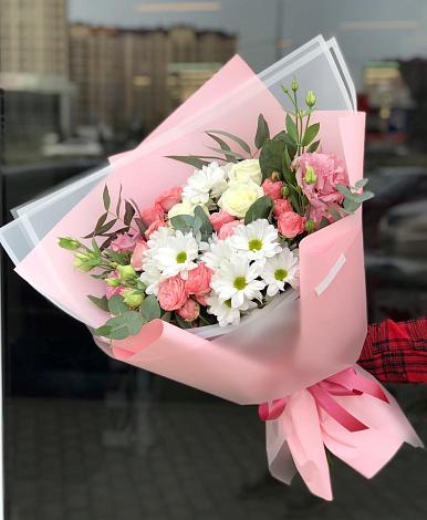 Букет цветов из: Розы, Лизиантусы и Хризантемы в Северном Оренбургской области