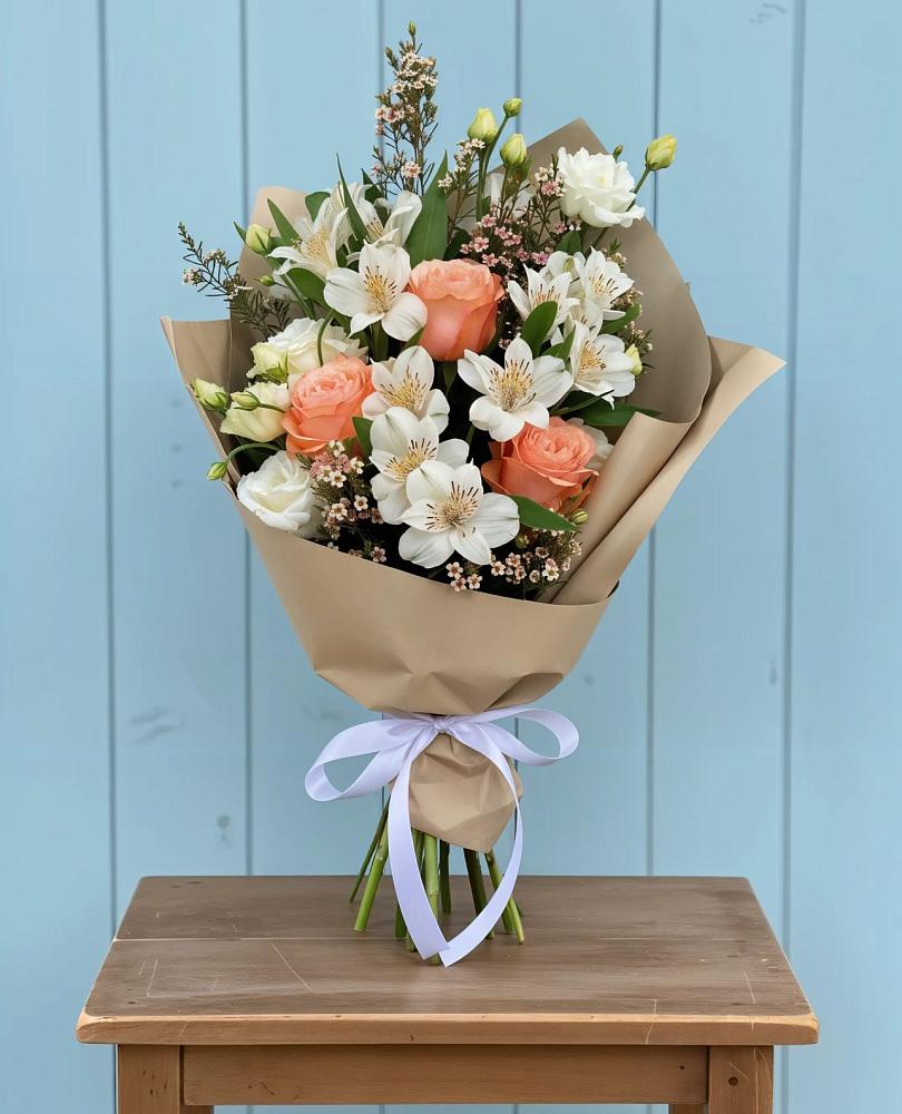 Букет цветов из: Альстромерии, Лизиантусы, Розы и Хризантемы в Северном Оренбургской области